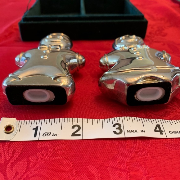 Neiman Marcus Silverplate Salt/Pepper Shakers. EUC - Picture 6 of 8